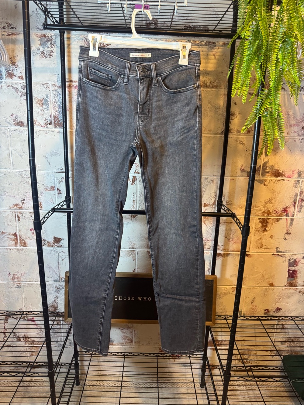 Levi’s Shaping Straight Jeans